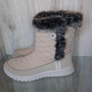 Ryka Shiver (Women's) super lightweight boots size 6 (23cm) never used